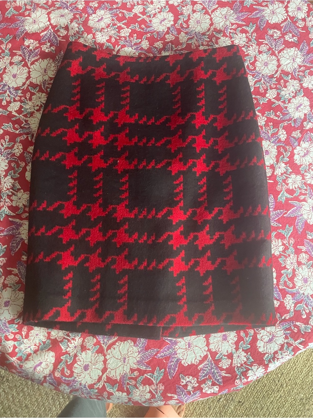Talbots Red and Black Houndstooth Knit Pencil Skirt size 4